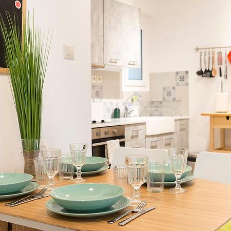 1 Km From The Acropolis 1 Bedroom Apt Netflix And Washing Machine Athen Eksteriør bilde